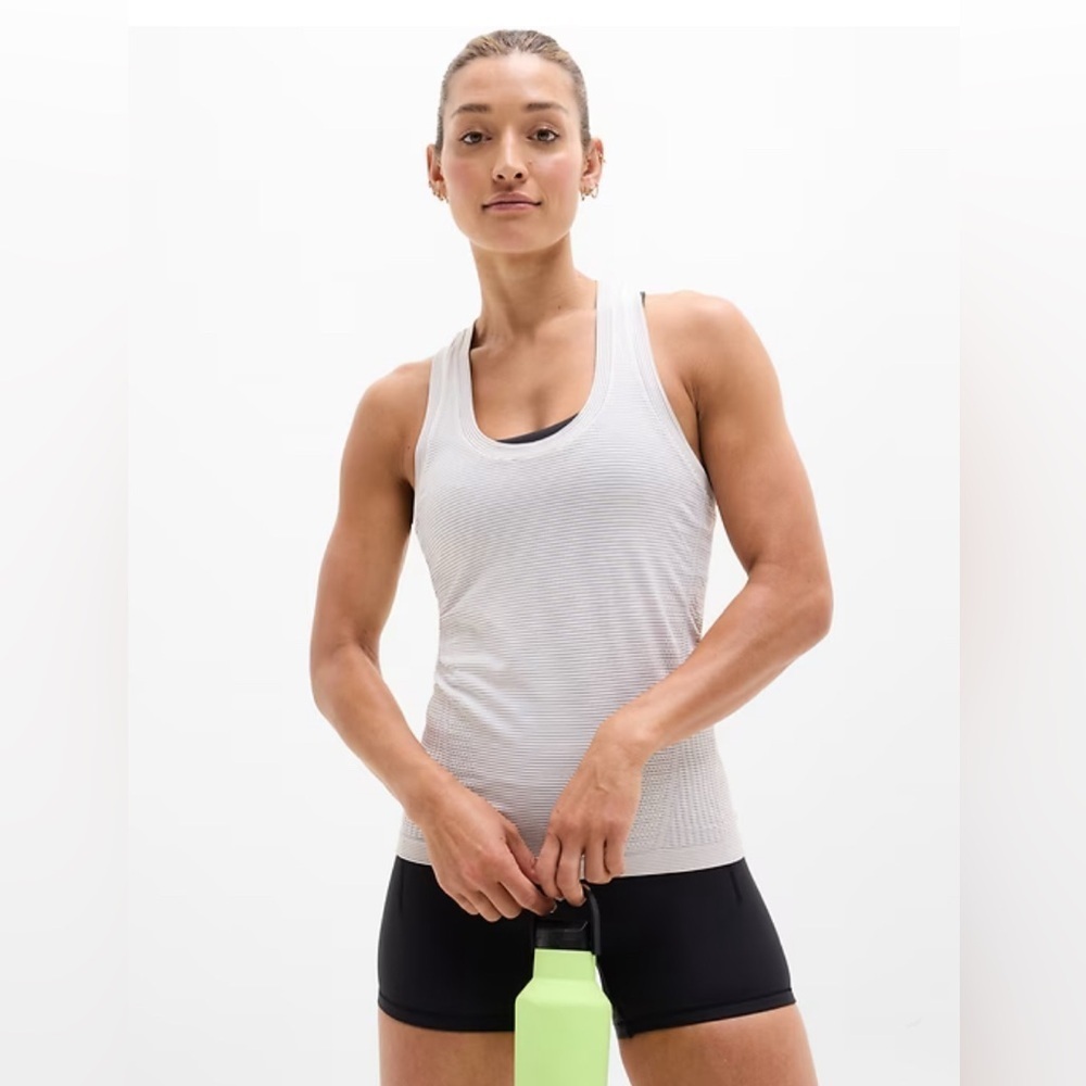 Athleta Momentum Seamless Tank in white mini stripe